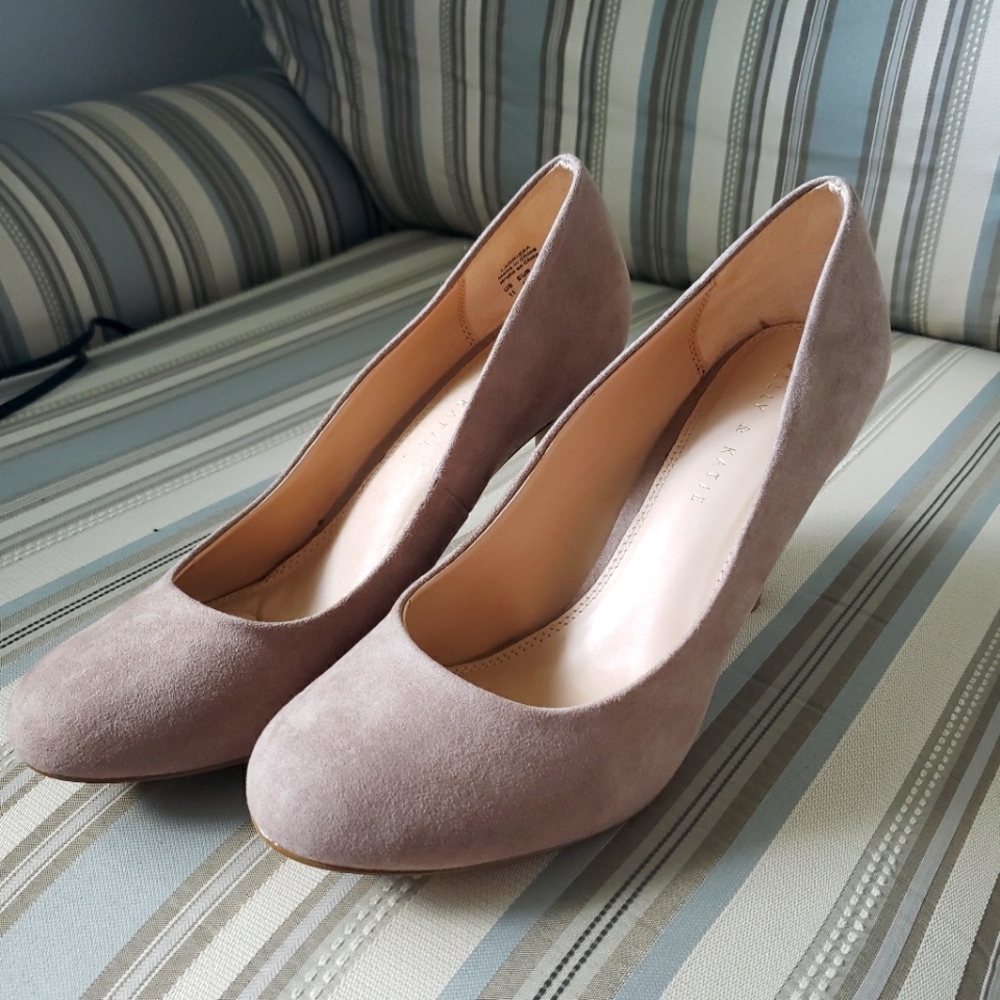 Kelly & Katie Nude Size 11 Pumps